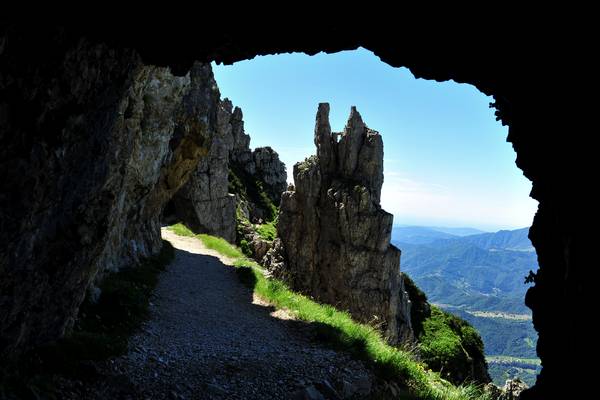 Strada delle 52 gallerie al monte Pasubio, da passo Xomo bocchetta Campiglia al rifugio gen. A.Papa
