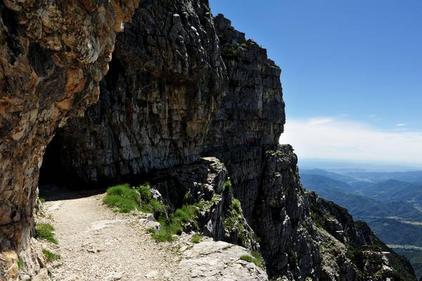Strada delle 52 gallerie al monte Pasubio, da passo Xomo bocchetta Campiglia al rifugio gen. A.Papa