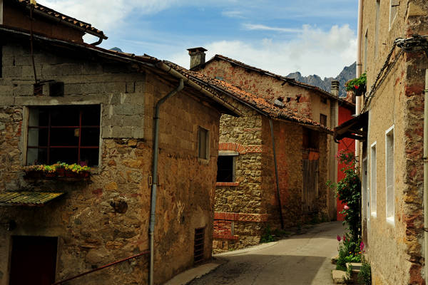 passeggiata tra le contrade di Recoaro e Santa Giuliana