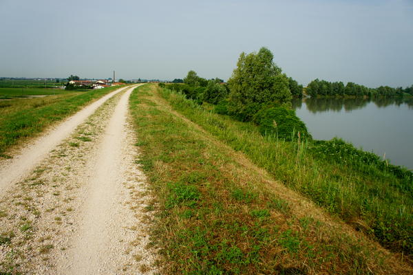 itinerario cicloturistico Adige Canalbianco Po, Boara Pisani, Lusia, Lendinara, Fratta Polesine, Arquà Polesine, Rovigo