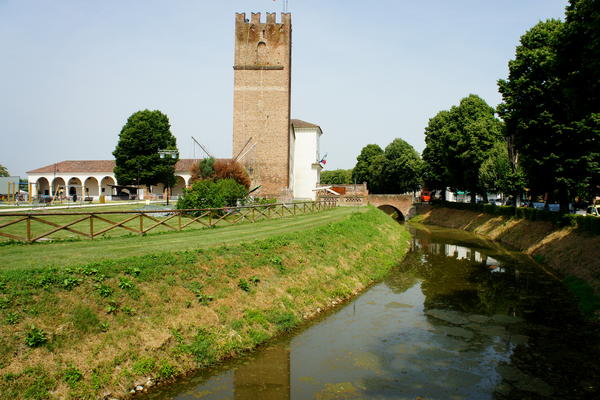 itinerario cicloturistico Adige Canalbianco Po, Boara Pisani, Lusia, Lendinara, Fratta Polesine, Arquà Polesine, Rovigo