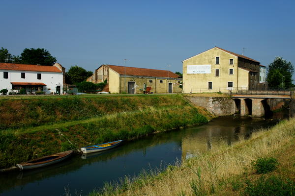 itinerario cicloturistico Adige Canalbianco Po, Boara Pisani, Lusia, Lendinara, Fratta Polesine, Arquà Polesine, Rovigo