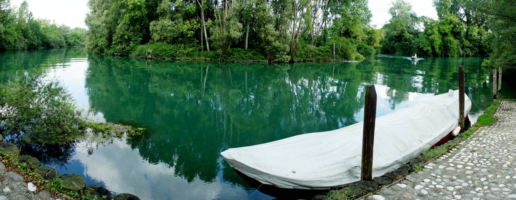 barcone lungo il fiume Sile nei pressi di Casale sul Sile