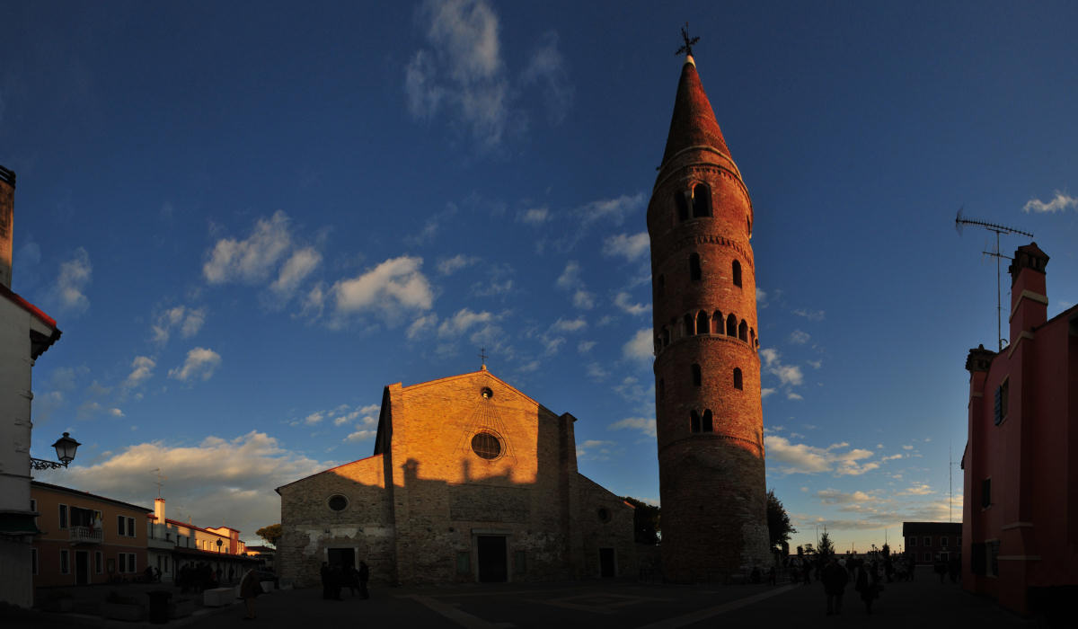 Campanile e Piazza Duomo a Caorle