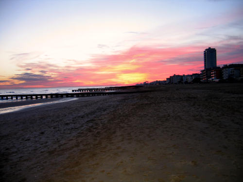 colori del tramonto sulla spiaggia di Jesolo