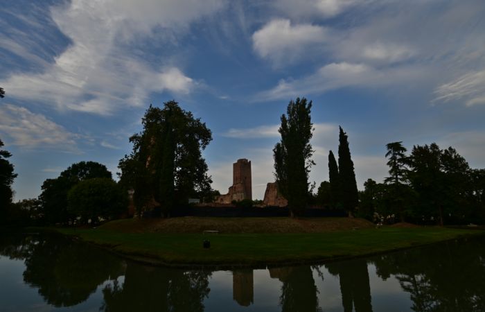 Rocca dei Tempesta o Rocca Malatesta a Noale, entroterra veneziano