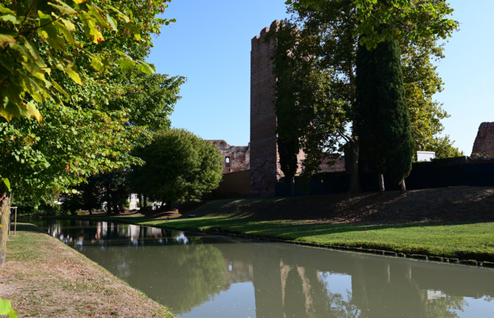 Rocca dei Tempesta o Rocca Malatesta a Noale, entroterra veneziano