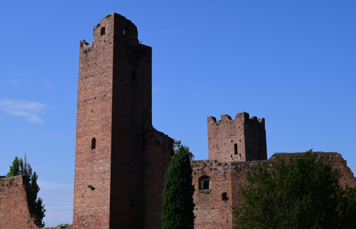 Rocca dei Tempesta o Rocca Malatesta a Noale, entroterra veneziano