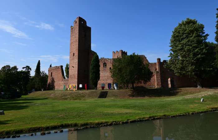 Rocca dei Tempesta o Rocca Malatesta a Noale, entroterra veneziano