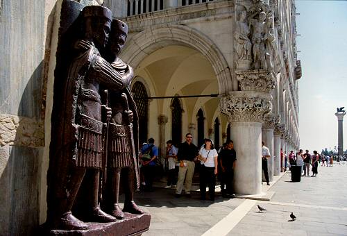 Venezia - i ladroni in Piazza San Marco