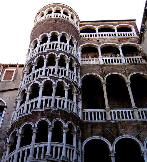 Scala del Bovolo, Venezia