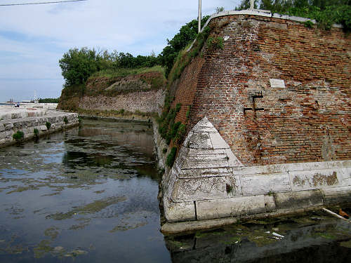 Forte San Felice - diga foranea Murazzi a Sottomarina di Chioggia - Venezia